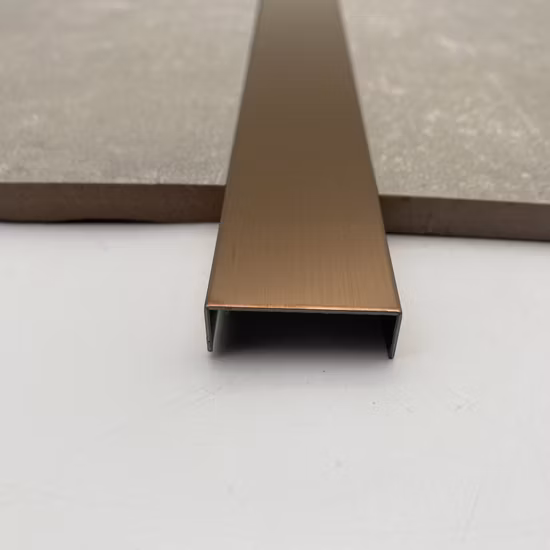 Fabricante OEM de aço inoxidável em forma de T com acabamento em perfis de tira de metal